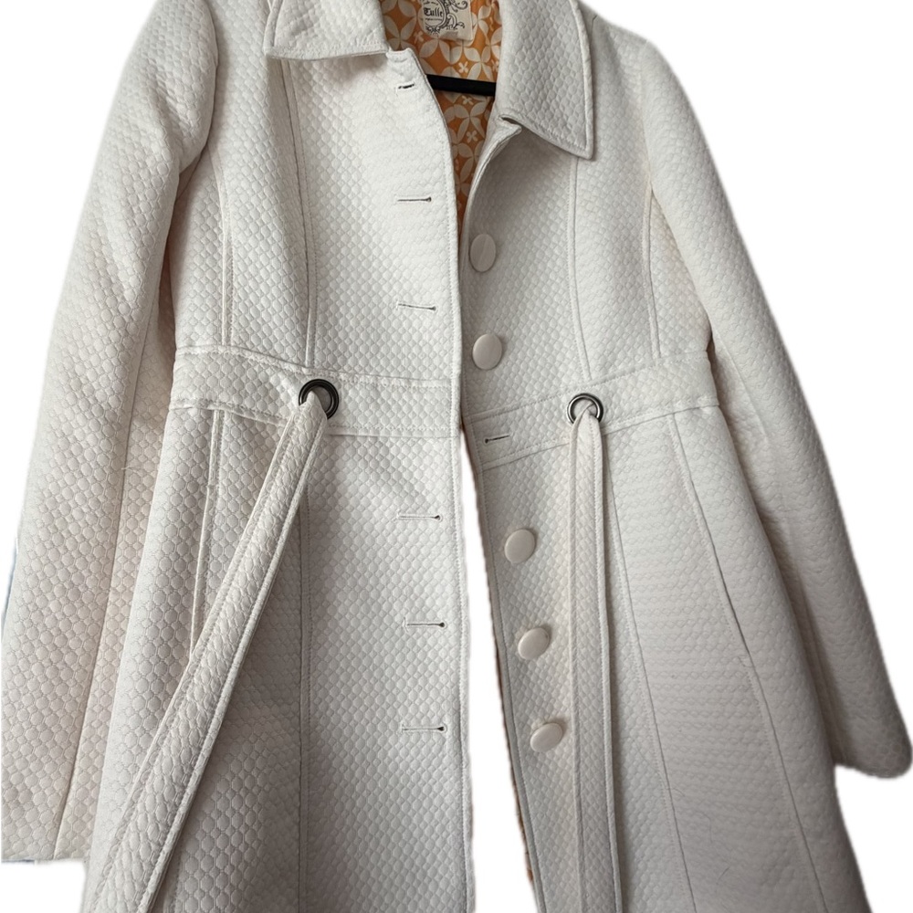 🤍 Elegant Textured White Coat – Tailored Feminine Silhouette 🤍 - Picture 2 of 3